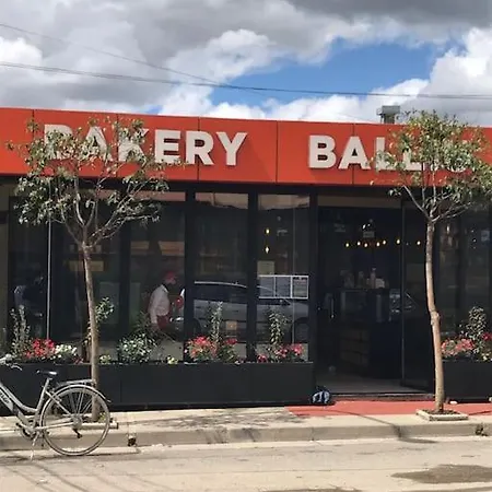 2 Bedroom 15 Min By Bus To Center Apartment Tirana