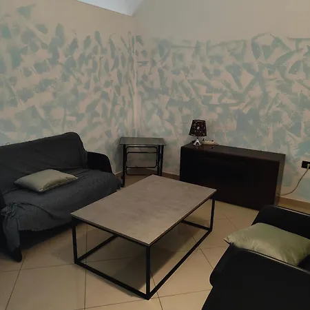 2 Bedroom 15 Min By Bus To Center *