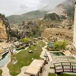 2 Bedroom 15 Min By Bus To Center Apartamento *