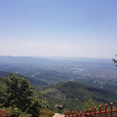 2 Bedroom 15 Min By Bus To Center *