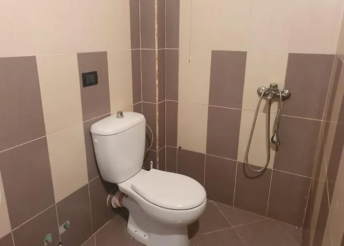 Апартаменты 2 Bedroom 15 Min By Bus To Center *