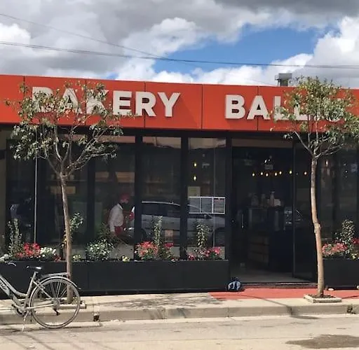 2 Bedroom 15 Min By Bus To Center Апартаменты Тирана