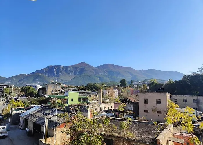 2 Bedroom 15 Min By Bus To Center *