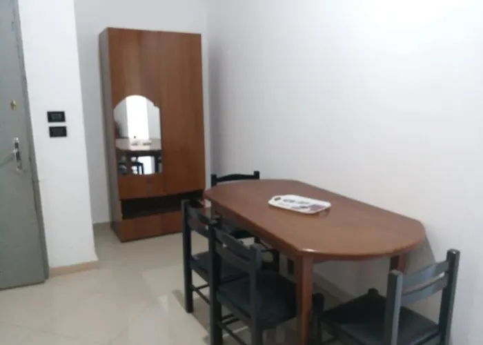 2 Bedroom 15 Min By Bus To Center Апартаменты