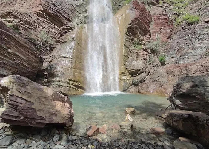 2 Bedroom 15 Min By Bus To Center Тирана