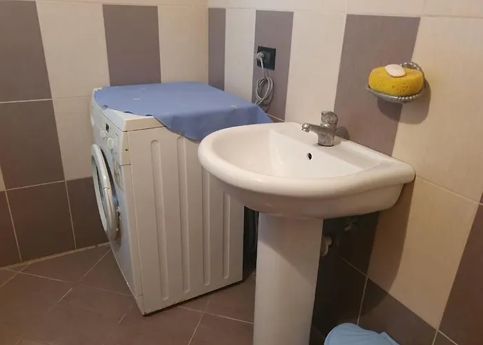 2 Bedroom 15 Min By Bus To Center