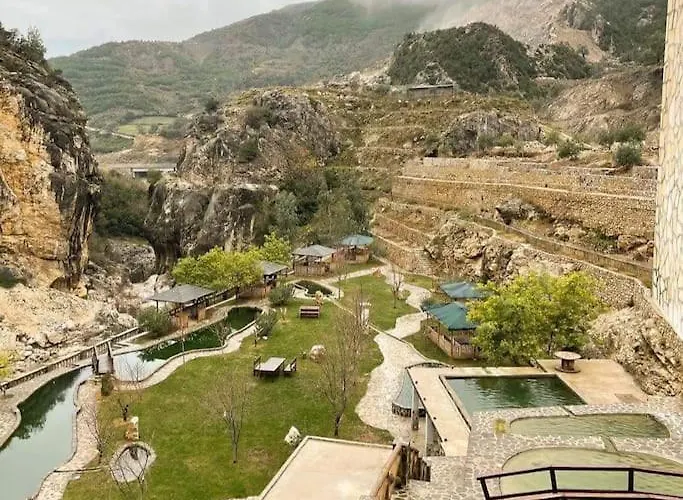 2 Bedroom 15 Min By Bus To Center Апартаменты *