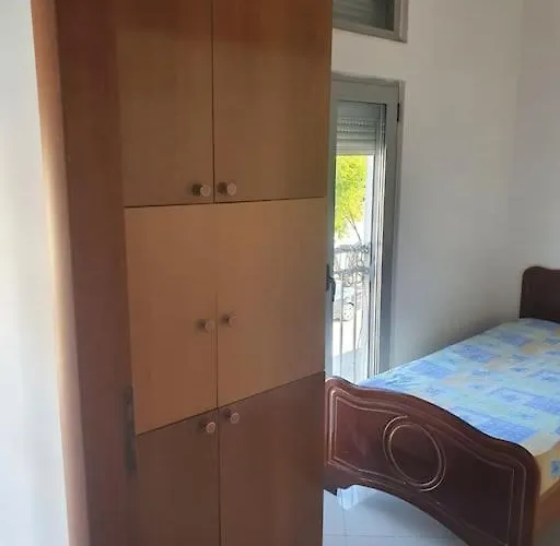 Апартаменты 2 Bedroom 15 Min By Bus To Center Тирана